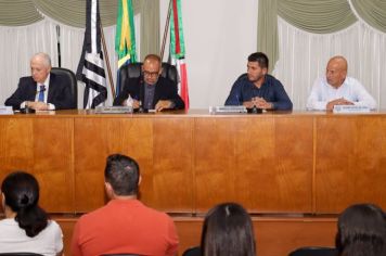 Foto - Sessão Solene - Entrega de Titulo de Cidadão Pedra-belense ao Exmo Dep. Estadual Barros Munhoz