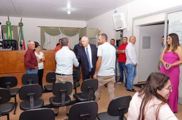 Foto - Sessão Solene - Entrega de Titulo de Cidadão Pedra-belense ao Exmo Dep. Estadual Barros Munhoz