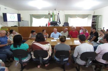 Foto - REUNIÃO DEP. TURISMO E COMTUR COM O PESSOAL DE ARTESANATO