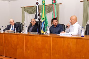 Foto - Sessão Solene - Entrega de Titulo de Cidadão Pedra-belense ao Exmo Dep. Estadual Barros Munhoz