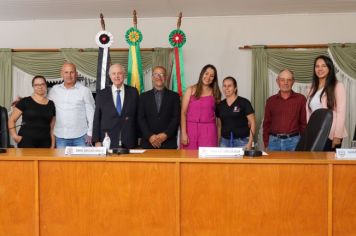 Foto - Sessão Solene - Entrega de Titulo de Cidadão Pedra-belense ao Exmo Dep. Estadual Barros Munhoz